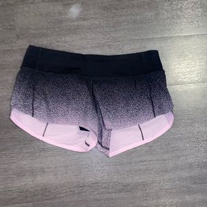 Lululemon hottie short 2.5 size 6